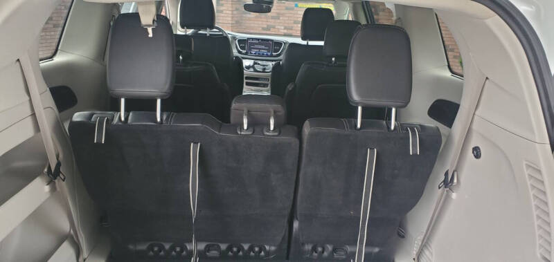 2022 Chrysler Pacifica Touring L