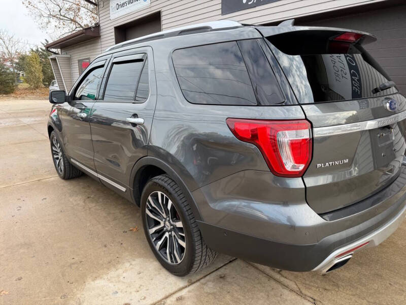 2017 Ford Explorer Platinum