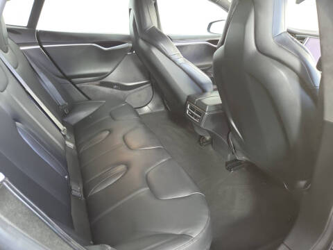 2016 Tesla Model S 70D