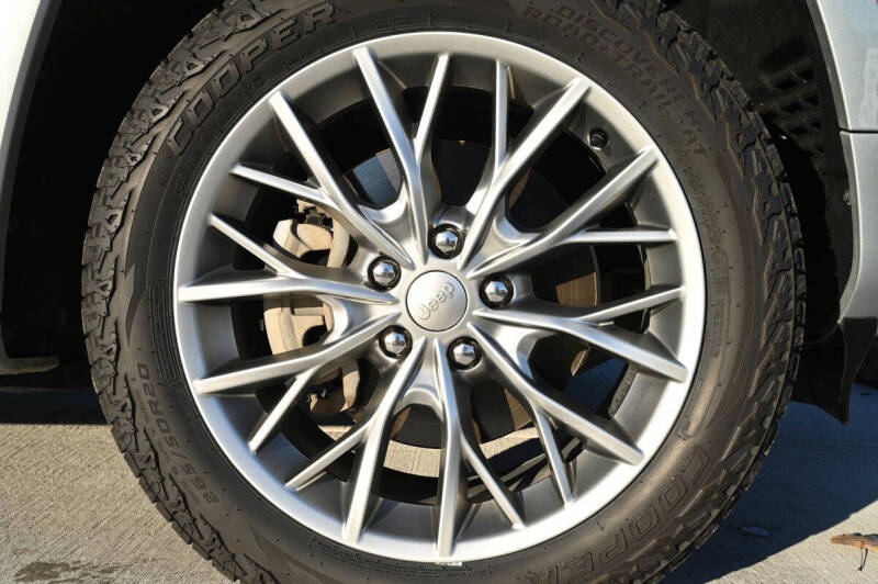 2022 Jeep Grand Cherokee Summit