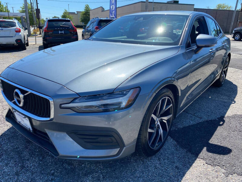 2019 Volvo S60 Momentum's photo