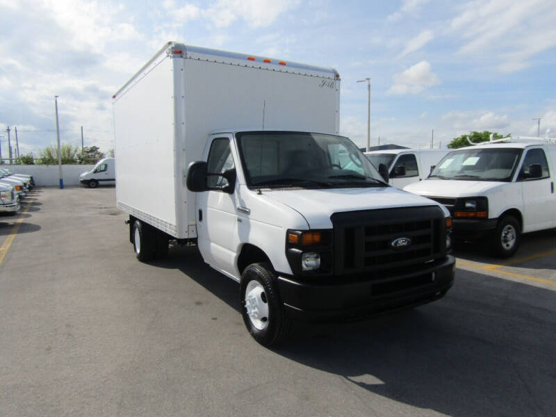 2013 Ford Econoline null photo 4