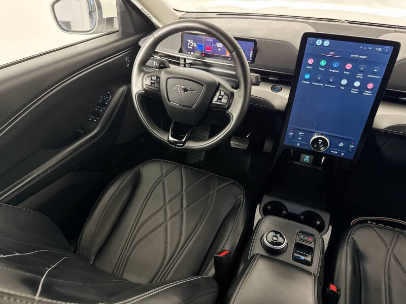 2022 Ford Mustang Mach-E Select