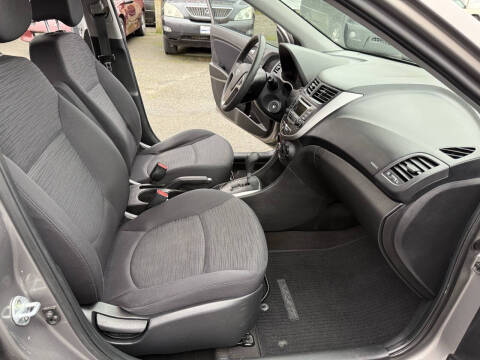 2017 Hyundai Accent SE