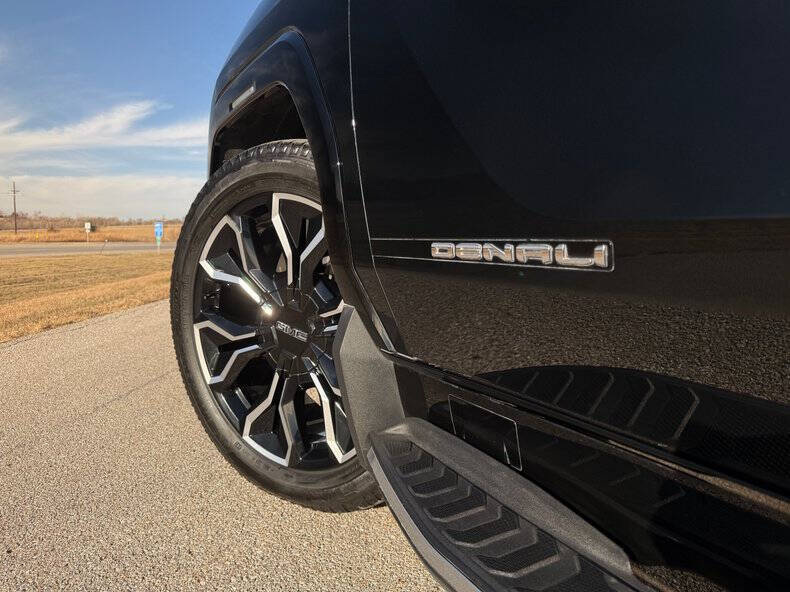 2025 GMC Sierra EV Denali