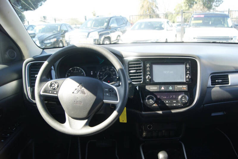 2018 Mitsubishi Outlander ES