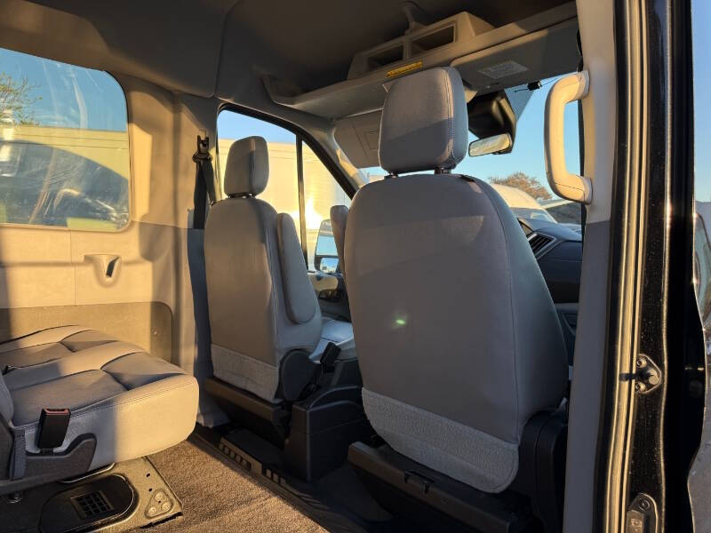 2015 Ford Transit XLT photo 14