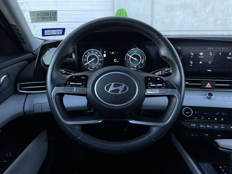 2025 Hyundai Elantra Hybrid Limited