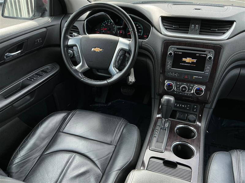 2017 Chevrolet Traverse LT