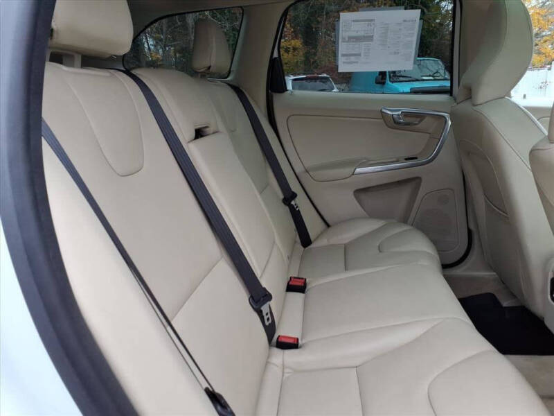 2015 Volvo XC60 T6 Platinum