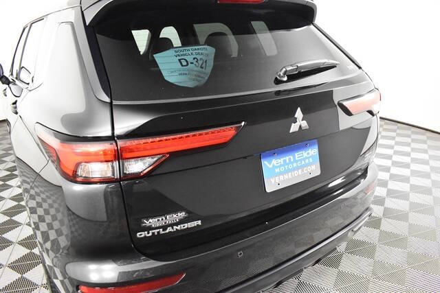 2024 Mitsubishi Outlander SE Black Edition