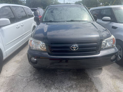 2005 Toyota Highlander for sale at Dulux Auto Sales Inc & Car Rental in Hollywood FL