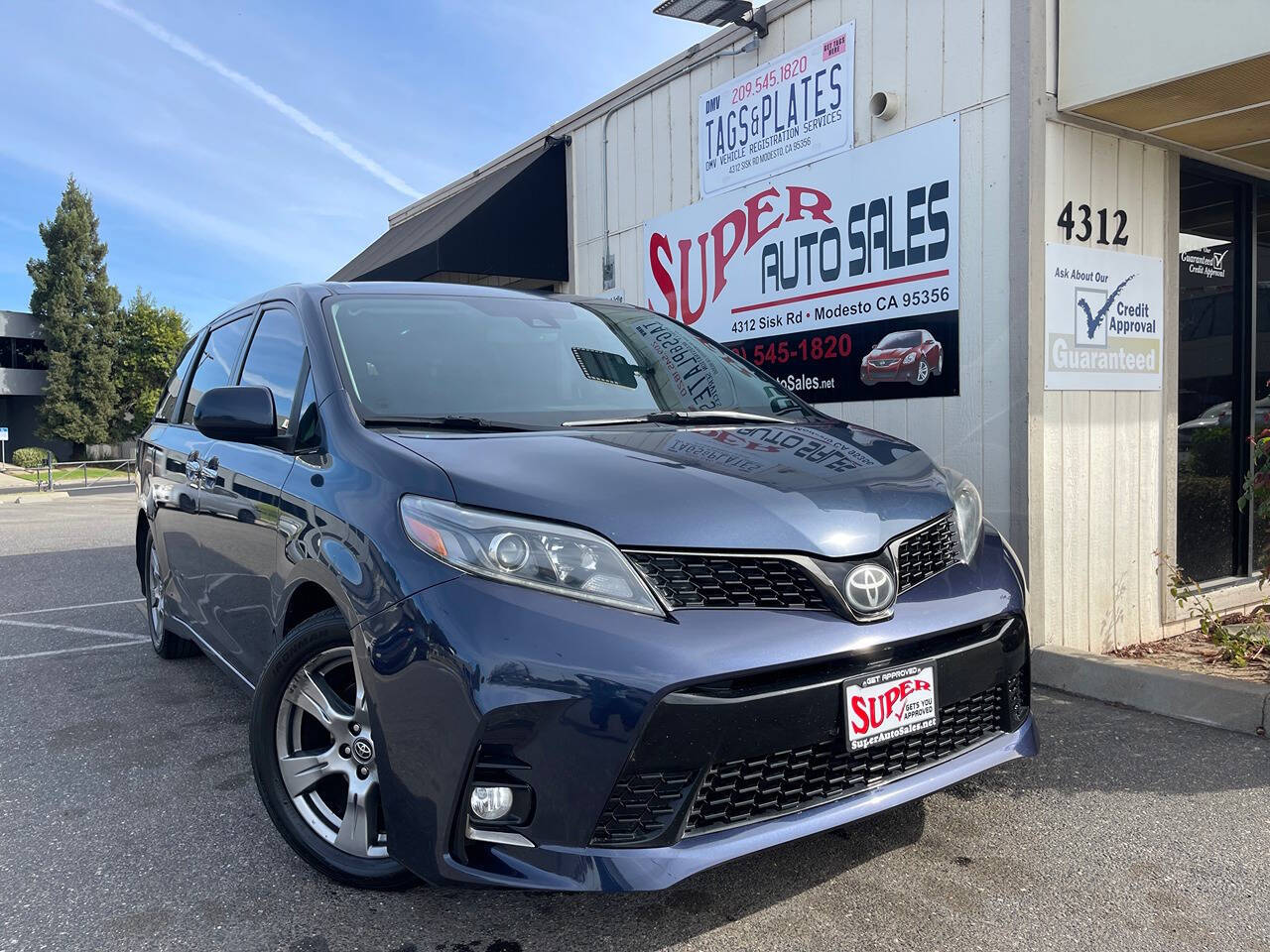 2018 Toyota Sienna for sale at Super Auto Sales Modesto in Modesto, CA