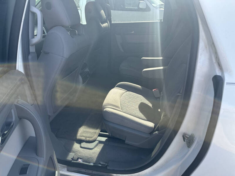 2013 GMC Acadia SLE-2