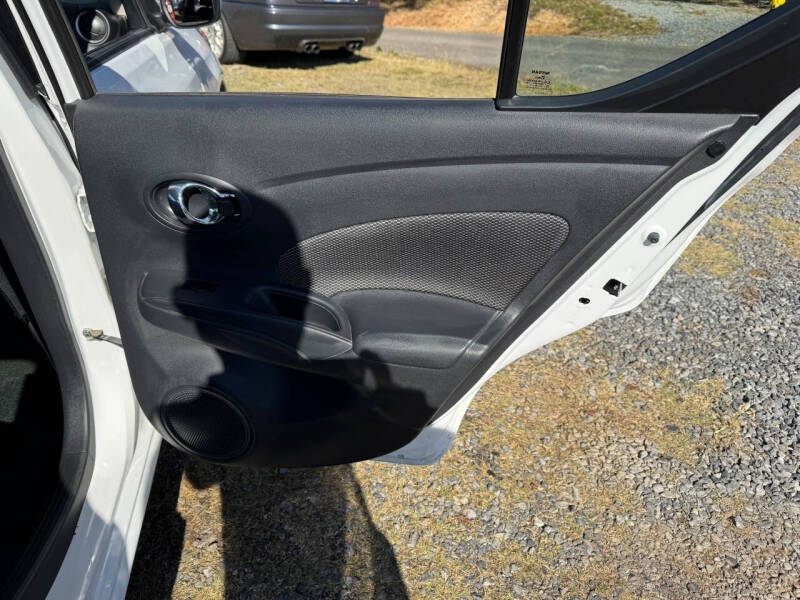 2019 Nissan Versa SV