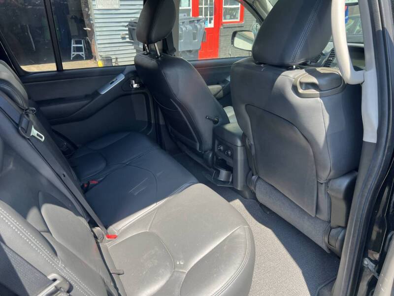 2011 Nissan Pathfinder SV