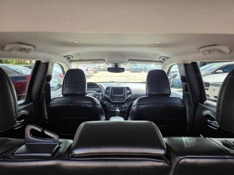 2019 Jeep Cherokee Latitude Plus