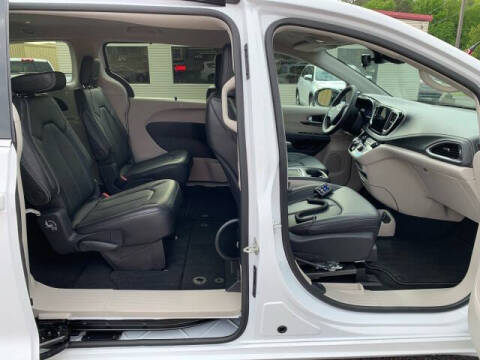 2024 Chrysler Pacifica Touring L