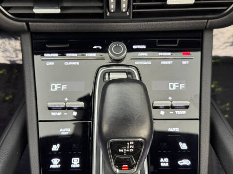 2023 Porsche Cayenne Platinum Edition