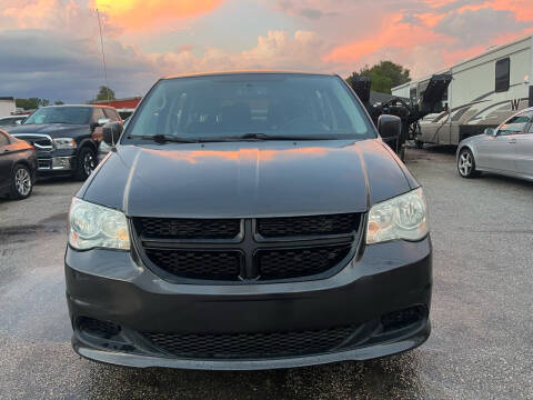 2016 Dodge Grand Caravan for sale at ONYX AUTOMOTIVE, LLC in Largo FL