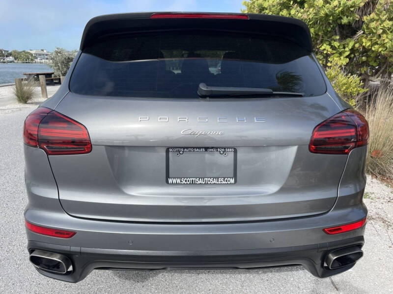 2017 Porsche Cayenne Platinum Edition