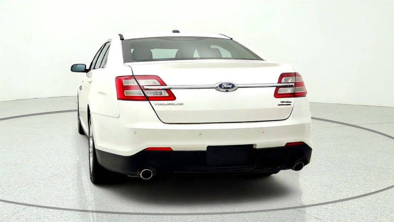 2018 Ford Taurus SEL