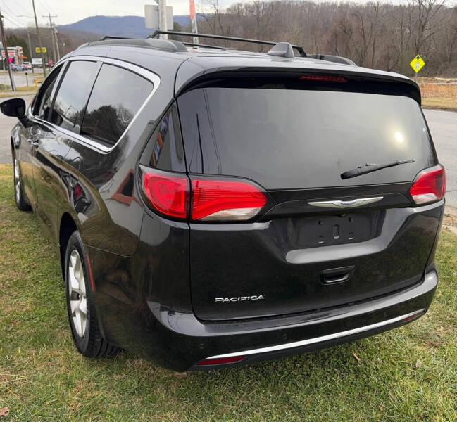 2020 Chrysler Pacifica Touring