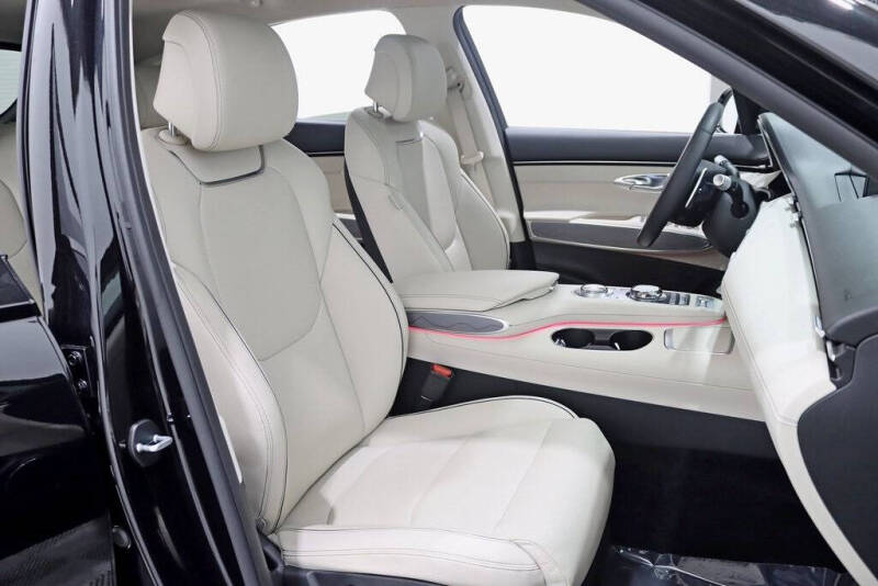 2024 Genesis GV70 2.5T Standard