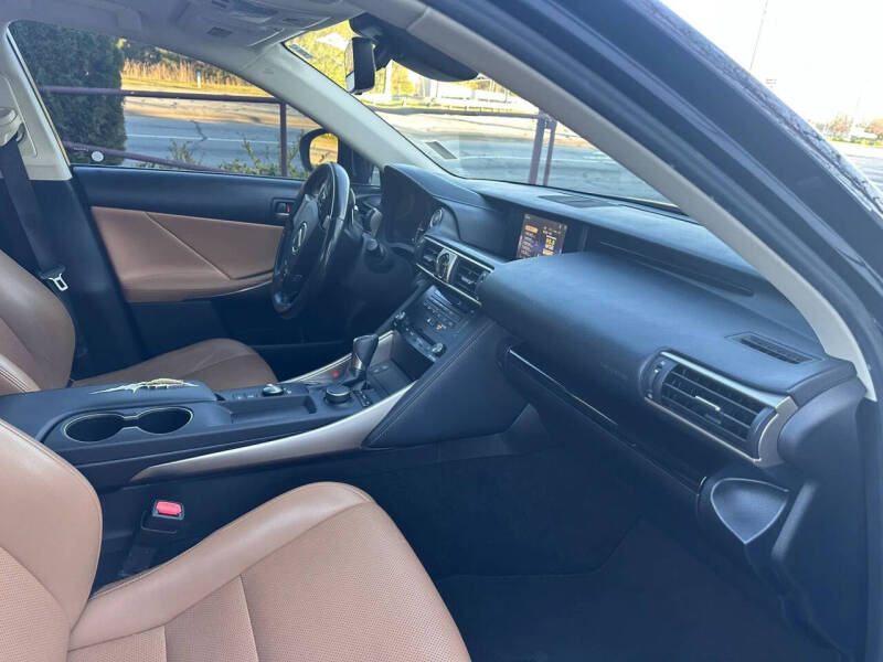 2017 Lexus IS 200t