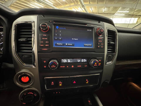 2017 Nissan Titan XD SL