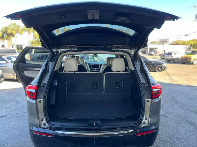 2020 Buick Enclave Essence