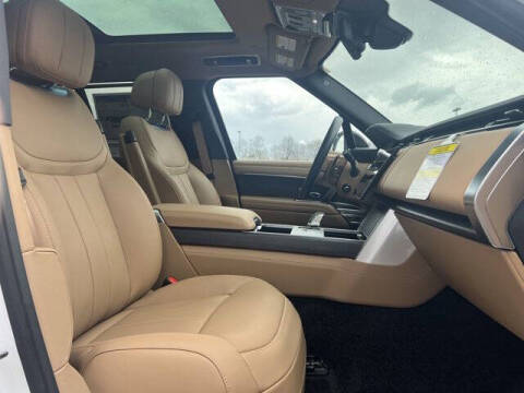 2025 Land Rover Range Rover P530 SE
