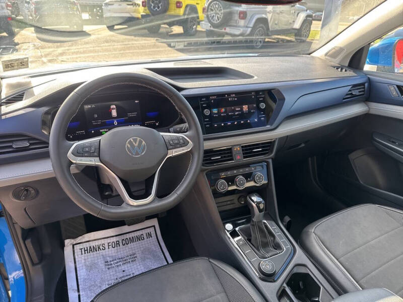 2023 Volkswagen Taos SE 4Motion