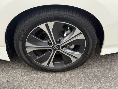 2022 Nissan LEAF SL PLUS