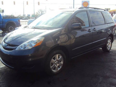 2008 Toyota Sienna LE 7-Passenger