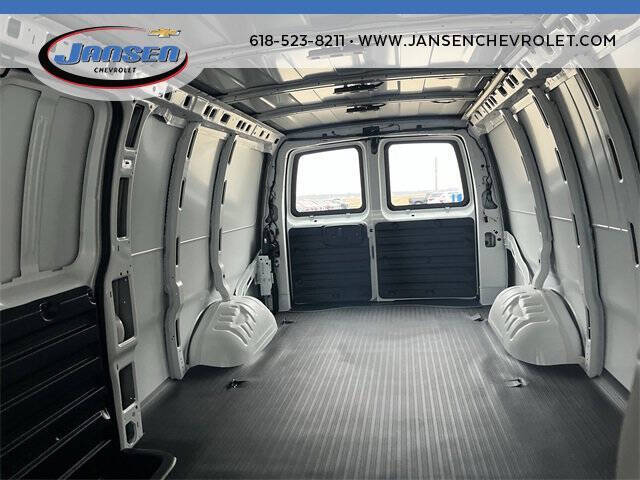 2025 Chevrolet Express 2500