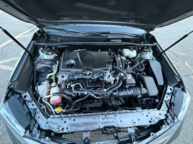 2019 Toyota Camry Hybrid LE