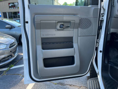 2009 Ford E-Series E-350 SD XLT