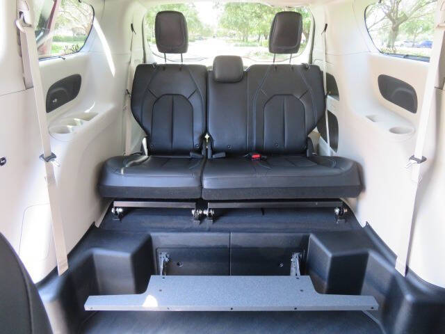 2021 Chrysler Pacifica Touring L