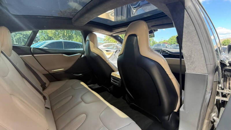 2015 Tesla Model S