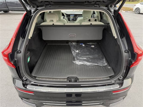 2024 Volvo XC60 B5 Plus Dark Theme