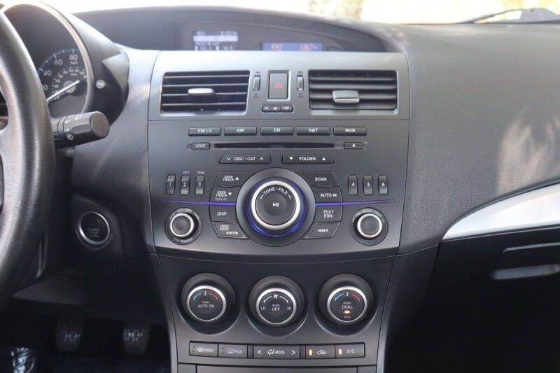 2013 Mazda MAZDA3 i Touring