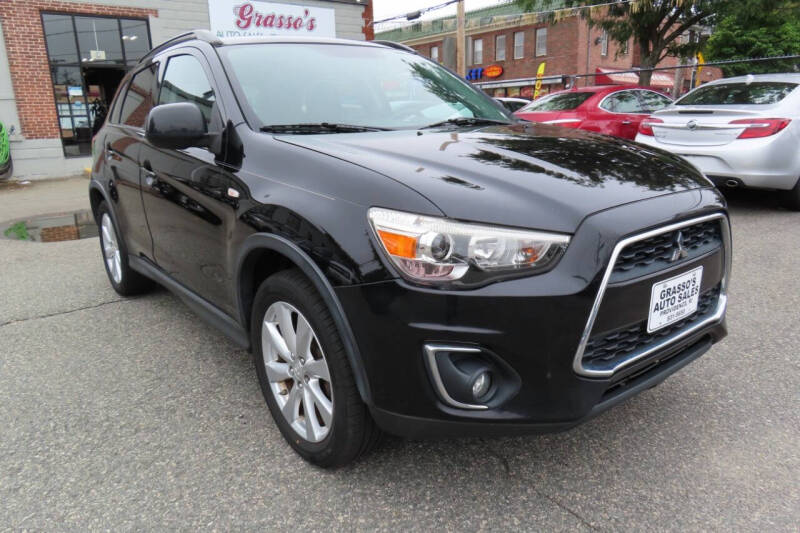 2014 Mitsubishi Outlander Sport SE photo 2