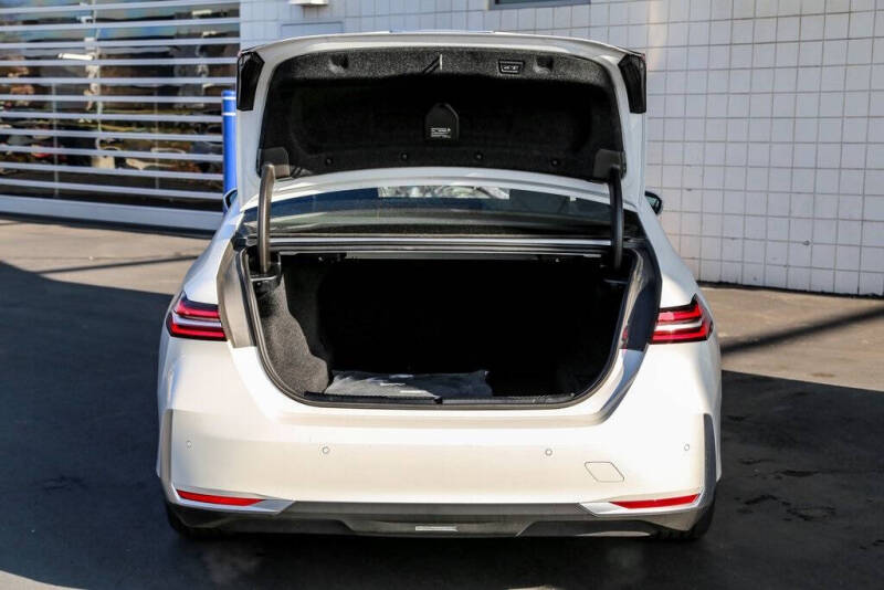 2025 BMW 5 Series 530i xDrive