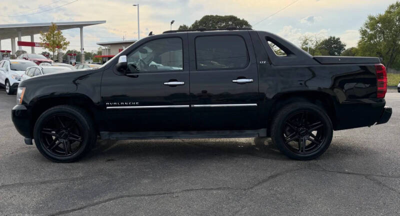 2011 Chevrolet Avalanche LTZ