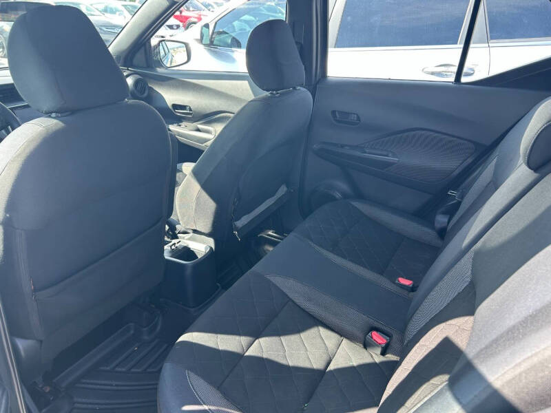 2019 Nissan Kicks S