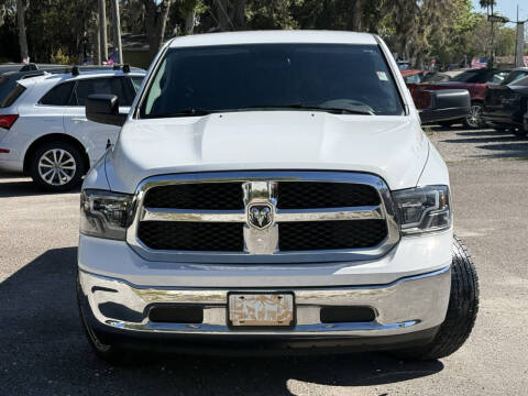 2017 RAM 1500 SLT