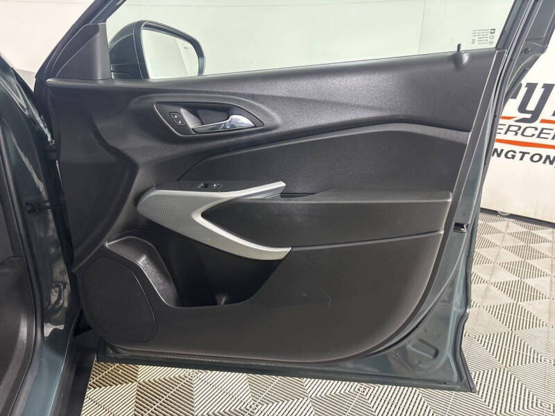 2025 Chevrolet Trax LS