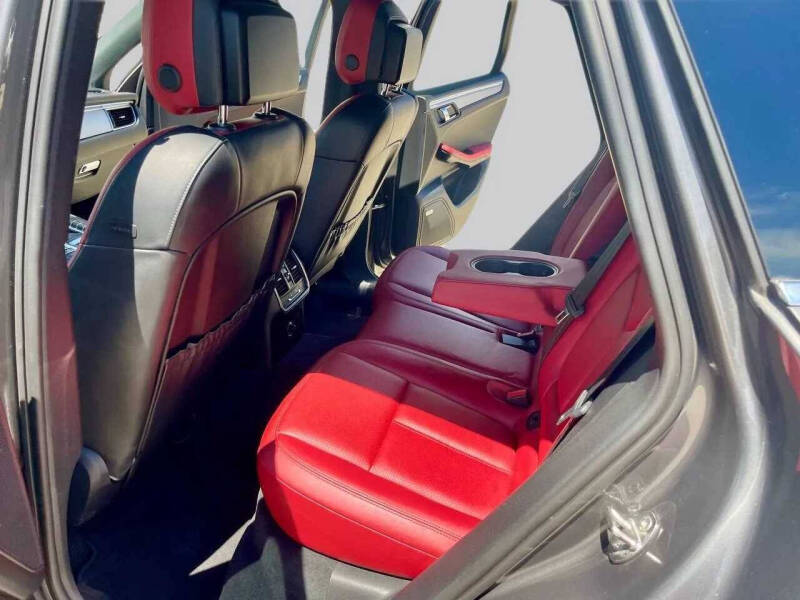 2015 Porsche Macan S