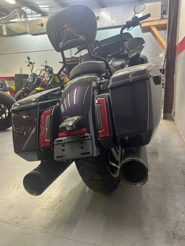 2025 Harley-Davidson Super Glide Custom